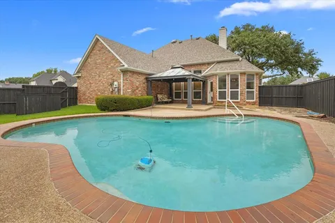 $495,000 | 525 Springhill Drive, Hurst, TX 76054