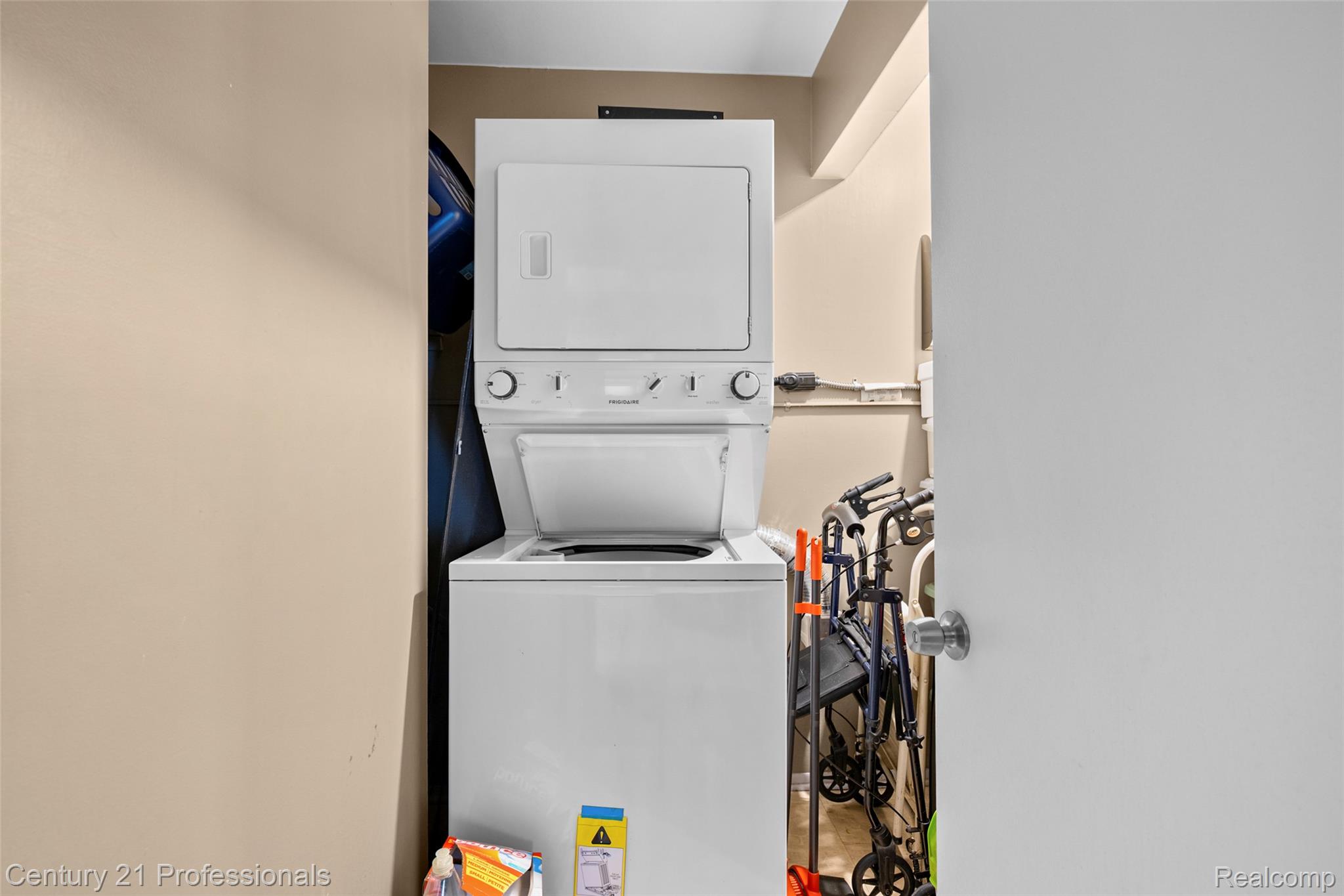 30515 West 14 Mile Road, Unit 26 Farmington, MI 48334 - Photo 17 of 24 DSC_2412.jpg