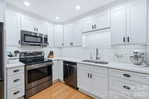 $339,900 | 1224 Candlewood Drive, Gastonia, NC 28052