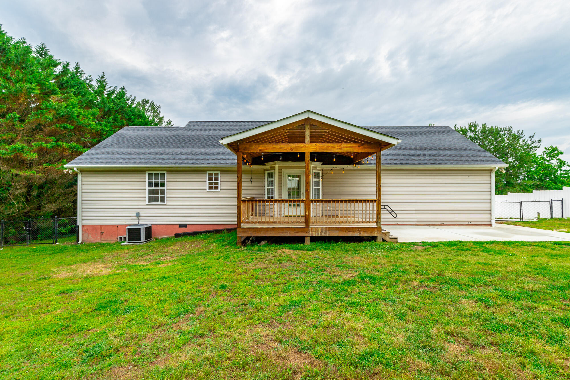 1092 Beaumont Road Ringgold, GA 30736 - Photo 16 of 68 1092 Beaumont Road HD-17