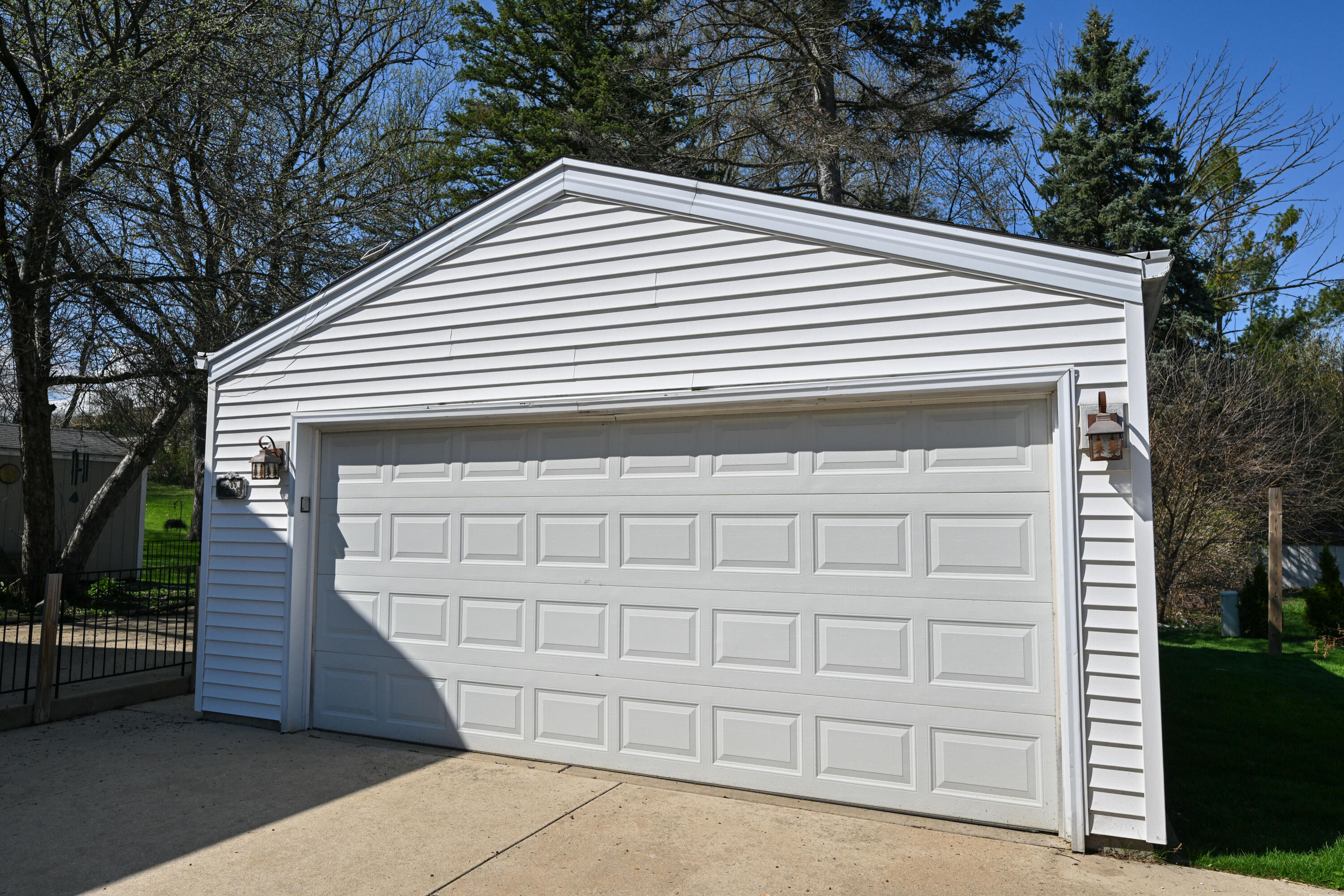 6700 Conifer Lane Greendale, WI 53129 - Photo 17 of 27 2.5 car garage