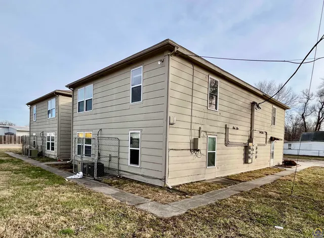 $475,000 | 2031 Northwest Logan Street, Topeka, KS 66608