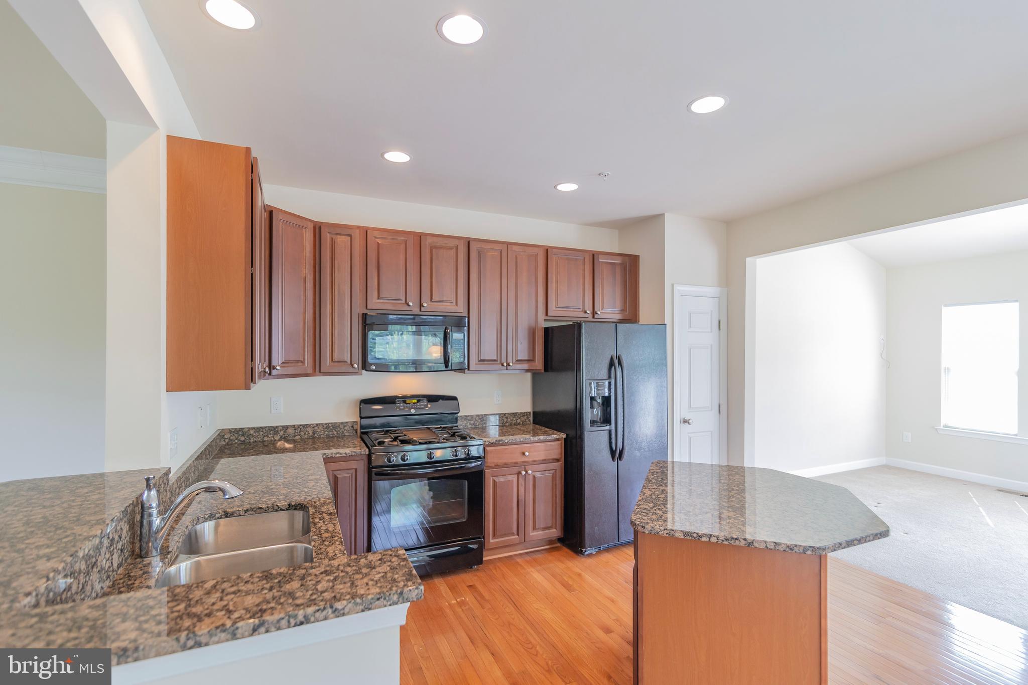 2000 Spring Run Circle Frederick, MD 21702 - Photo 23 of 49 GRANITE COUNTER TOPS