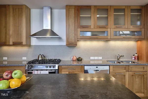 $574,900 | 601 West Rosemary Street, Unit 712, Chapel Hill, NC 27516