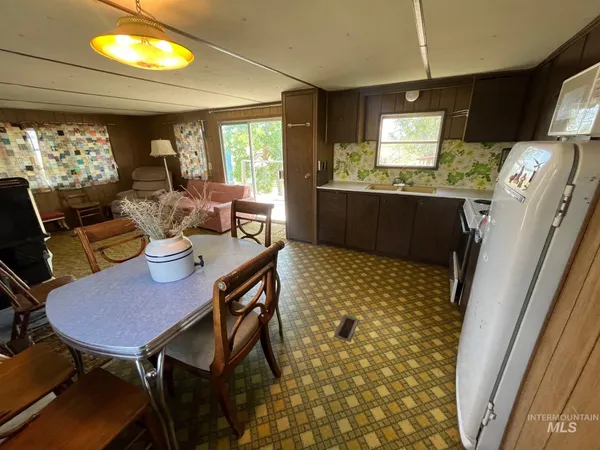 $159,000 | 106-108 Gates Drive, Shoshone, ID 83352