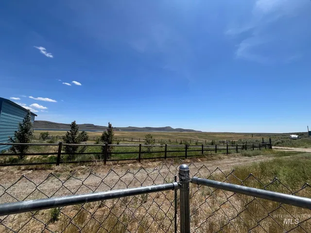 $159,000 | 106-108 Gates Drive, Shoshone, ID 83352