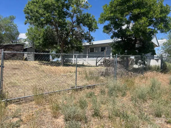 $159,000 | 106-108 Gates Drive, Shoshone, ID 83352