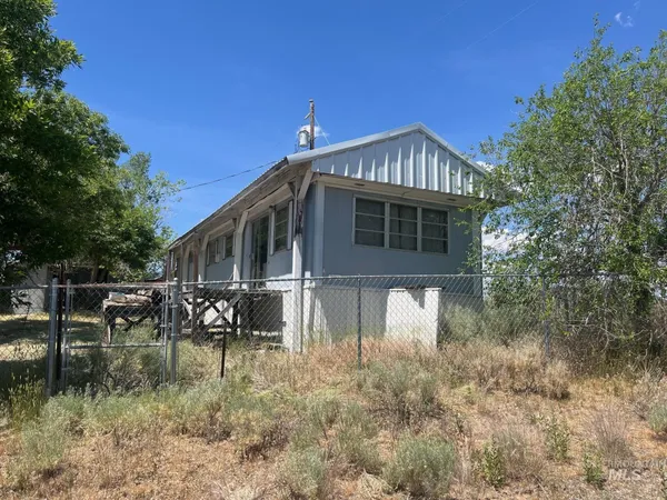 $159,000 | 106-108 Gates Drive, Shoshone, ID 83352