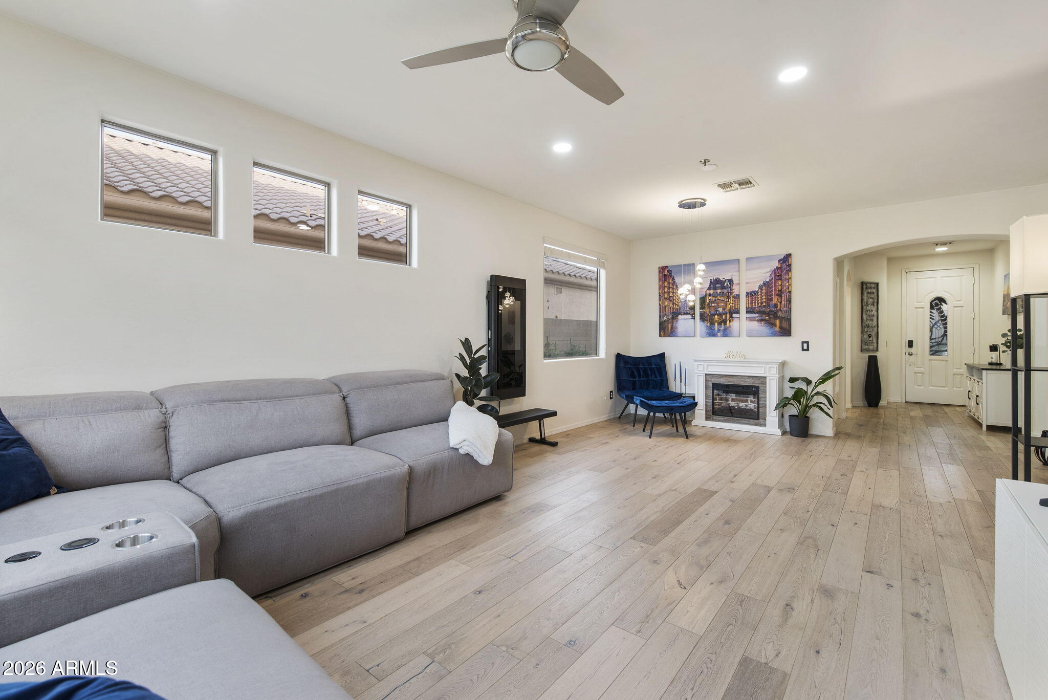 13660 West Monte Vista Road Goodyear, AZ 85395 - Photo 6 of 75 LIVINGROOM