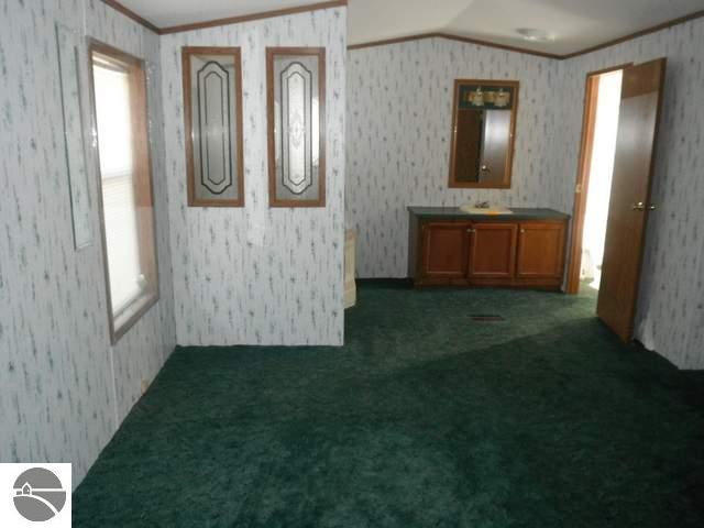 2354 East 16 1/2 Road Manton, MI 49663 - Photo 9 of 19 1733172-8.JPG