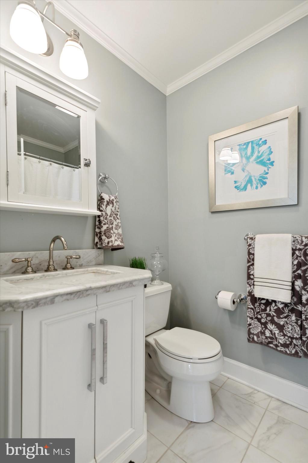 333 Liberty Lane Wayne, PA 19087 - Photo 21 of 25 Hall Full Bathroom