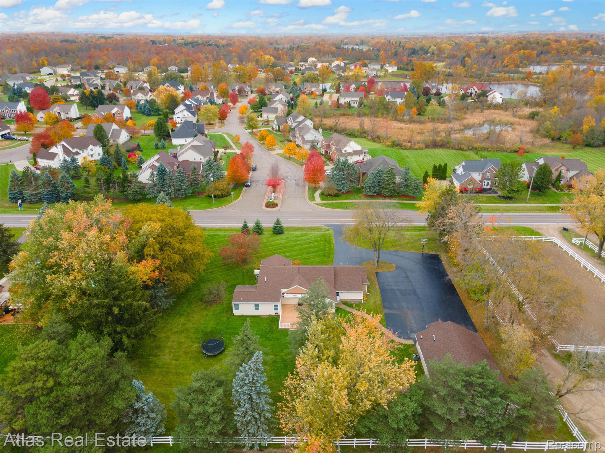 2328 East Cook Road Grand Blanc, MI 48439 - Photo 4 of 69 Gallery Image 4