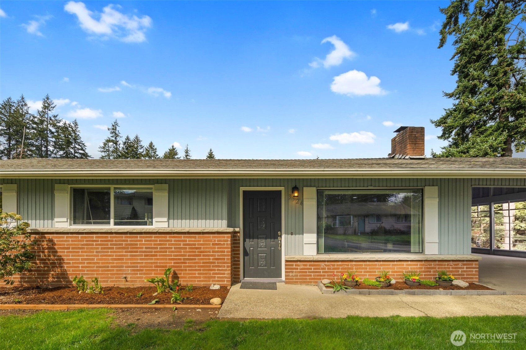 3324 Northeast 17th Place Renton, WA 98056 - Photo 3 of 28