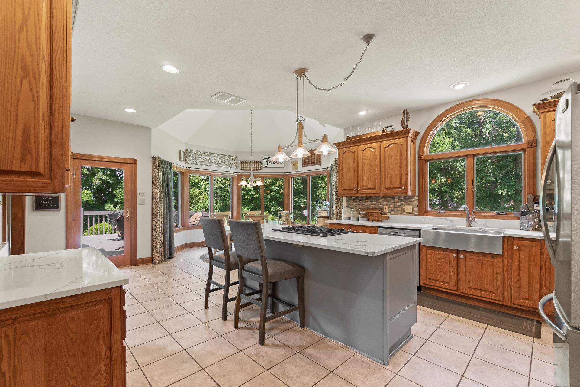 732 Roussey Road New Haven, IN 46774 - Photo 11 of 36
