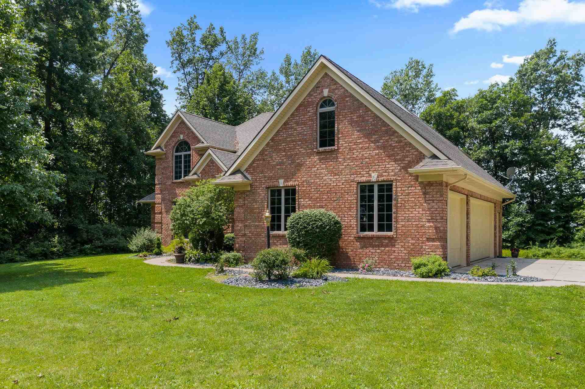 732 Roussey Road New Haven, IN 46774 - Photo 3 of 36