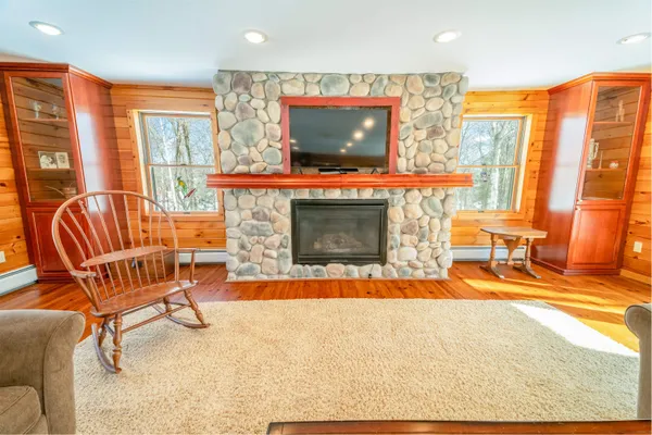 $879,900 | 7 Yodeling Lane, West Dover, VT 05356