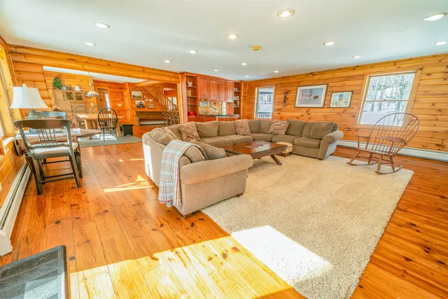 $879,900 | 7 Yodeling Lane, West Dover, VT 05356