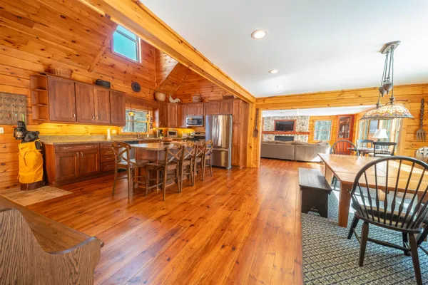 $879,900 | 7 Yodeling Lane, West Dover, VT 05356