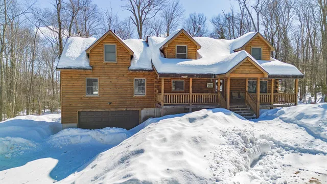 $879,900 | 7 Yodeling Lane, West Dover, VT 05356