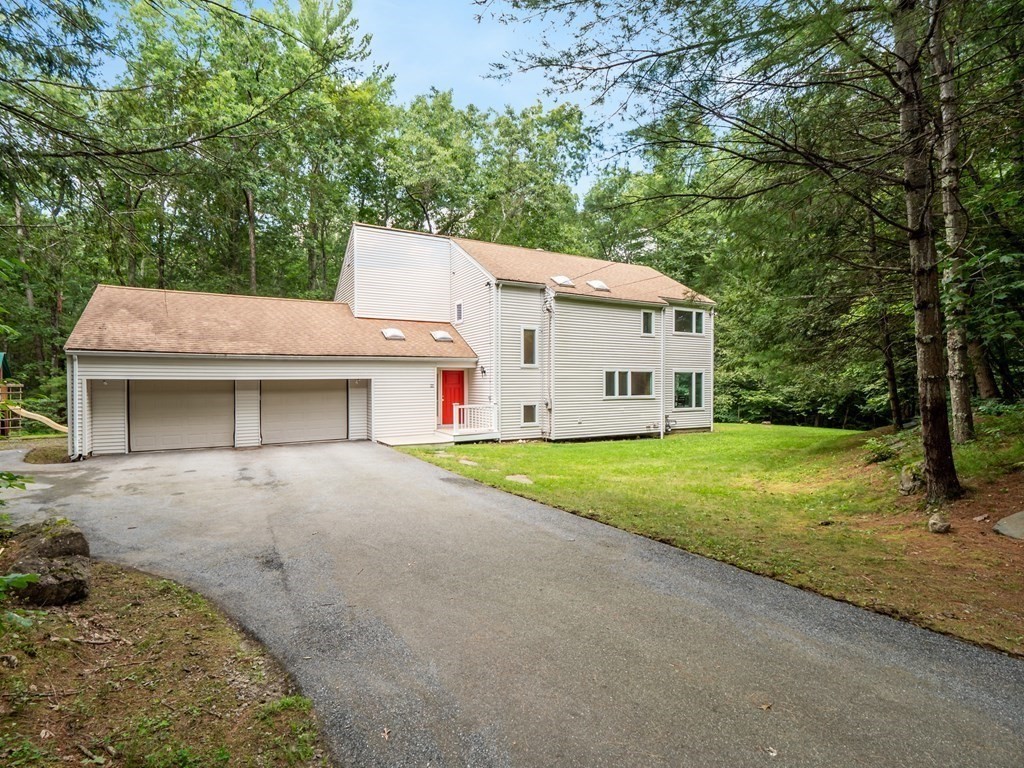 21 Balmoral Road Boxford, MA 01921 - Photo 3 of 40