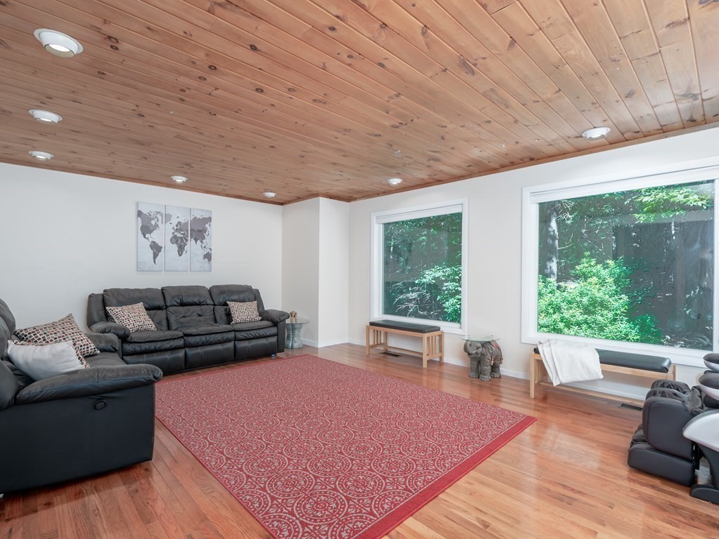 21 Balmoral Road Boxford, MA 01921 - Photo 5 of 40