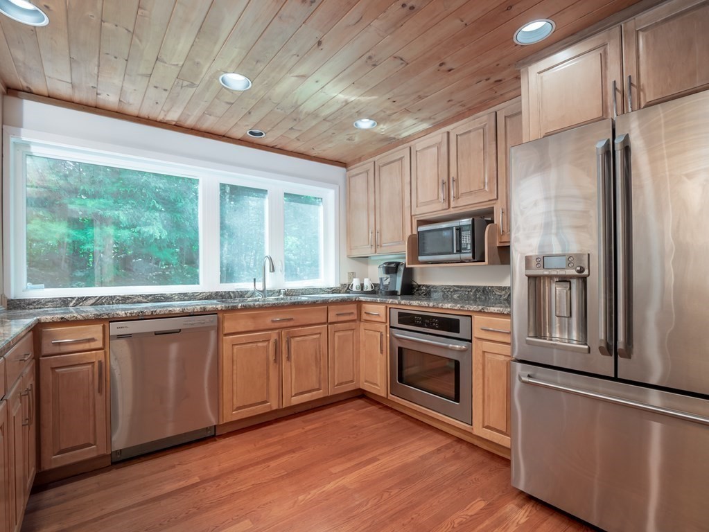 21 Balmoral Road Boxford, MA 01921 - Photo 9 of 40