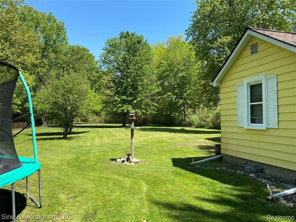 9099 Field Road Algonac, MI 48001 - Photo 14 of 37
