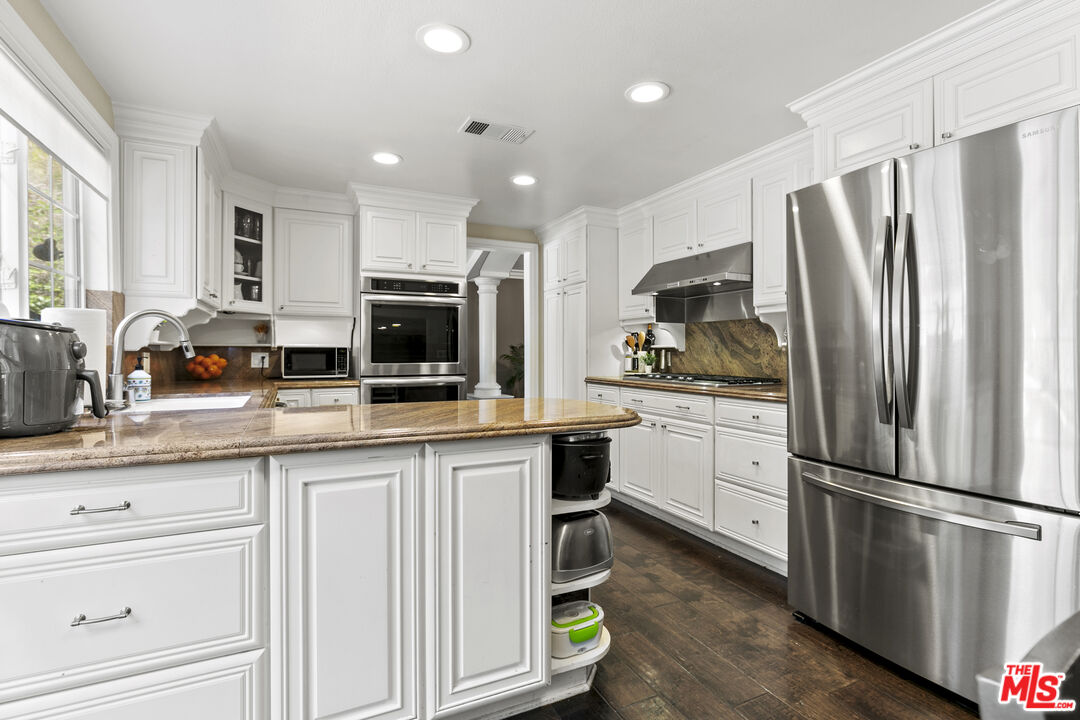 11455 Doral Avenue Porter Ranch, CA 91326 - Photo 13 of 24