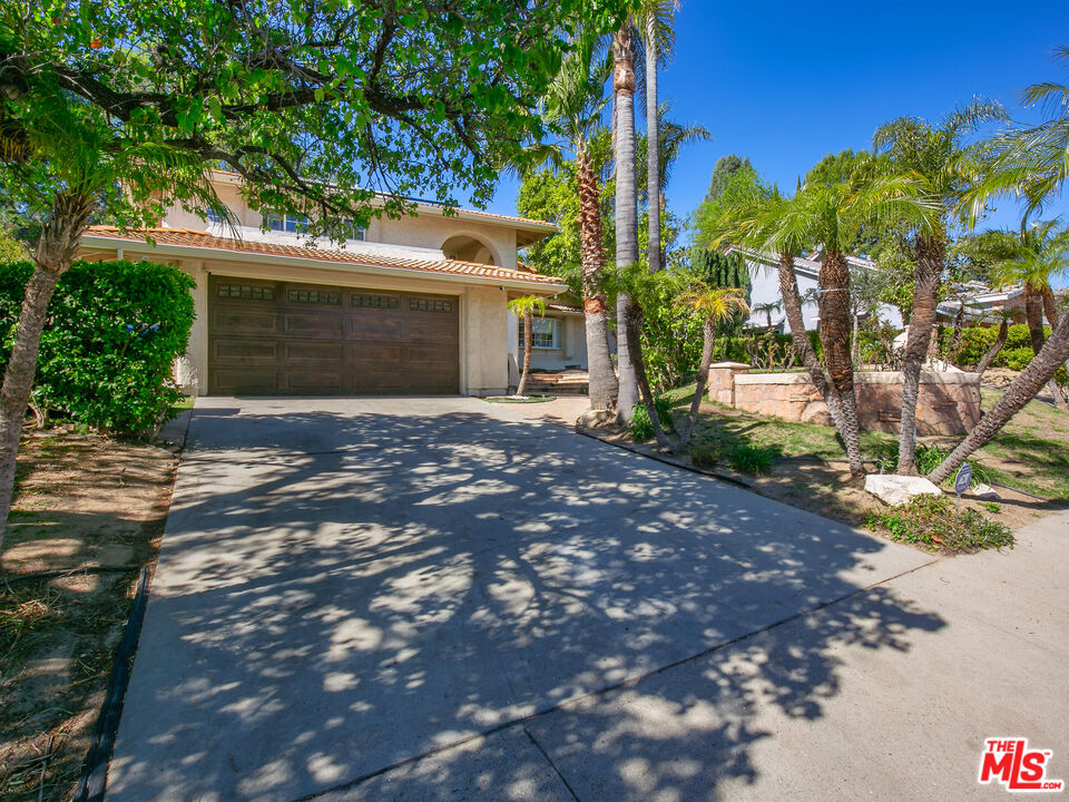 11455 Doral Avenue Porter Ranch, CA 91326 - Photo 3 of 24