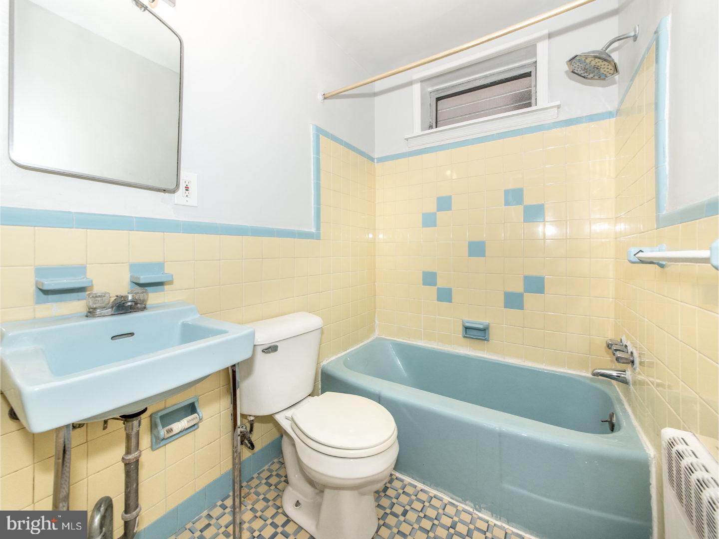 1106 Vernon Road Philadelphia, PA 19150 - Photo 9 of 18 Unit #1