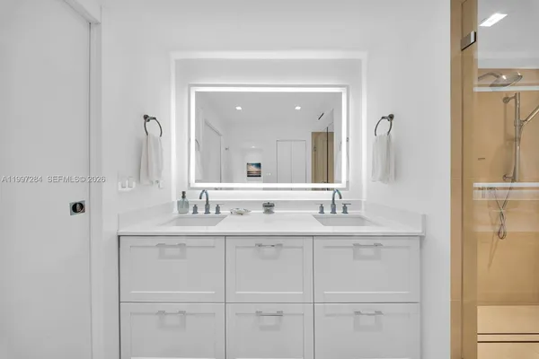 $5,000 | 199 Ocean Ln Drive, Unit 602, Key Biscayne, FL 33149