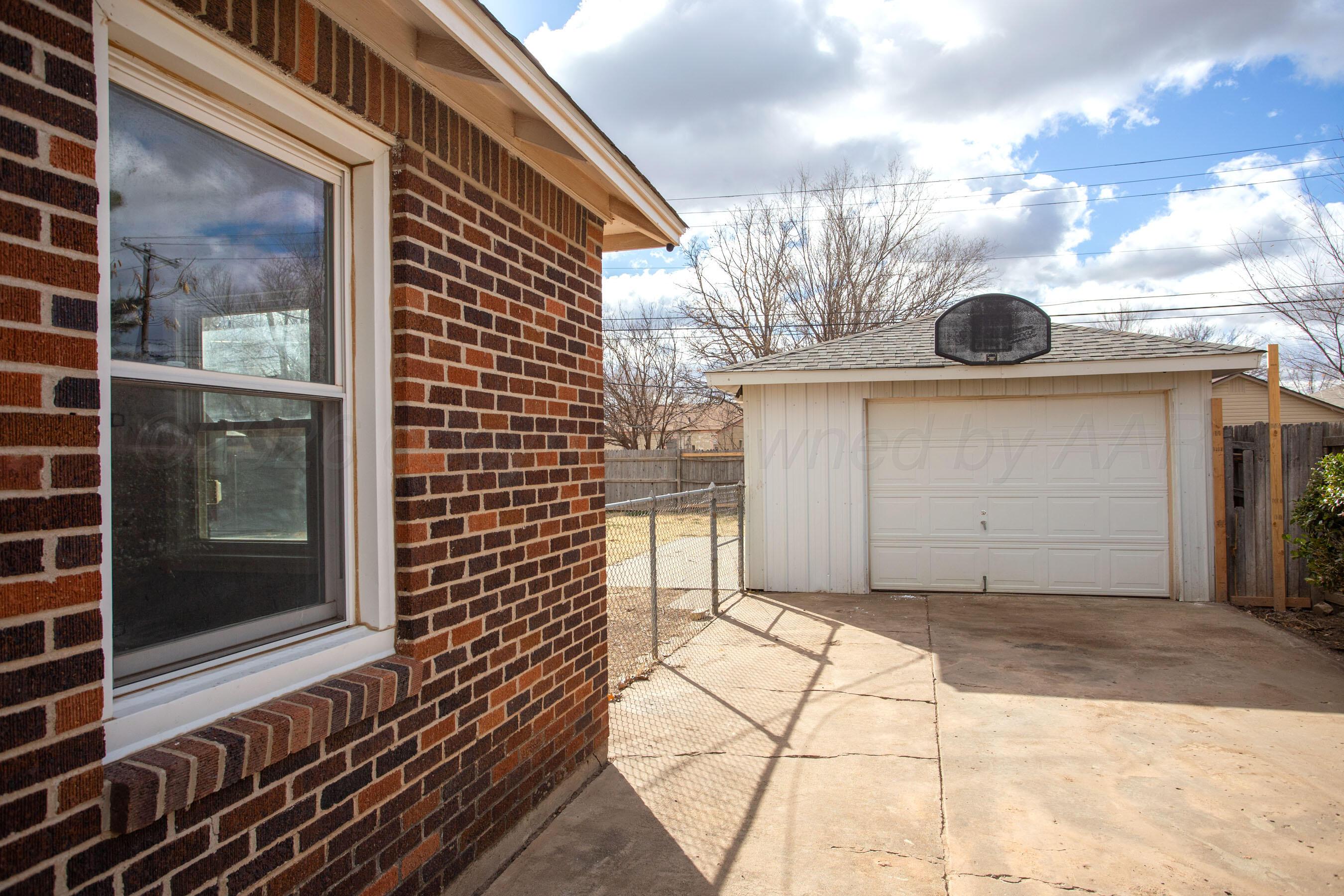 4815 Southwest 10th Avenue Amarillo, TX 79106 - Photo 21 of 21 a view of a door of a house