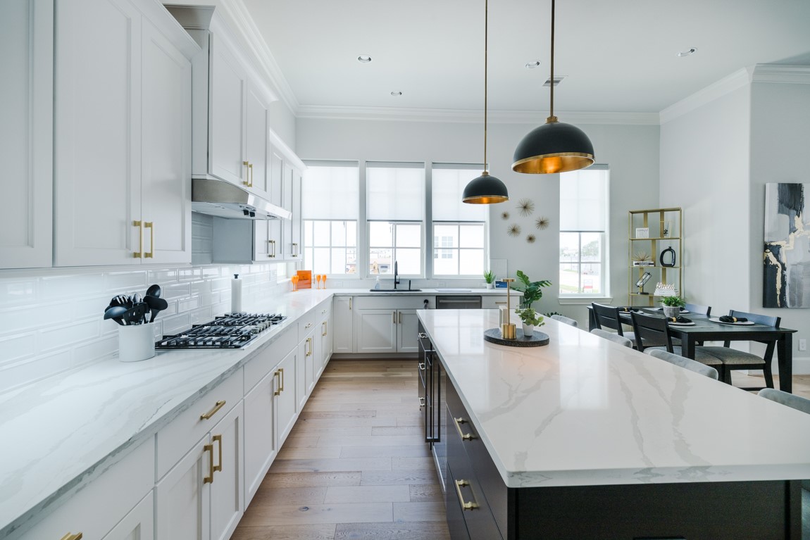 3317 Green Lilly Lane Houston, TX 77008 - Photo 4 of 9 gorgeous white marble finishes