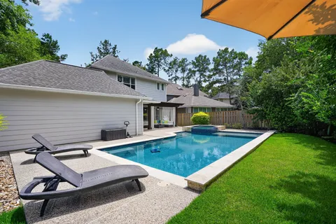 $750,000 | 42 South Crisp Morning Circle, The Woodlands, TX 77382