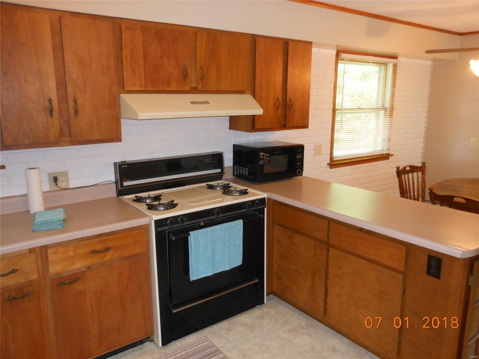 7218 Ingham Lane Godfrey, IL 62035 - Photo 11 of 23