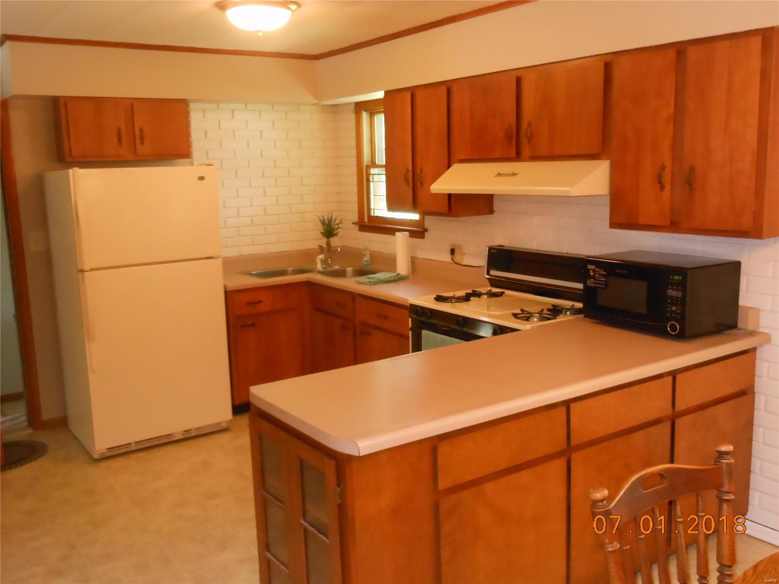 7218 Ingham Lane Godfrey, IL 62035 - Photo 9 of 23