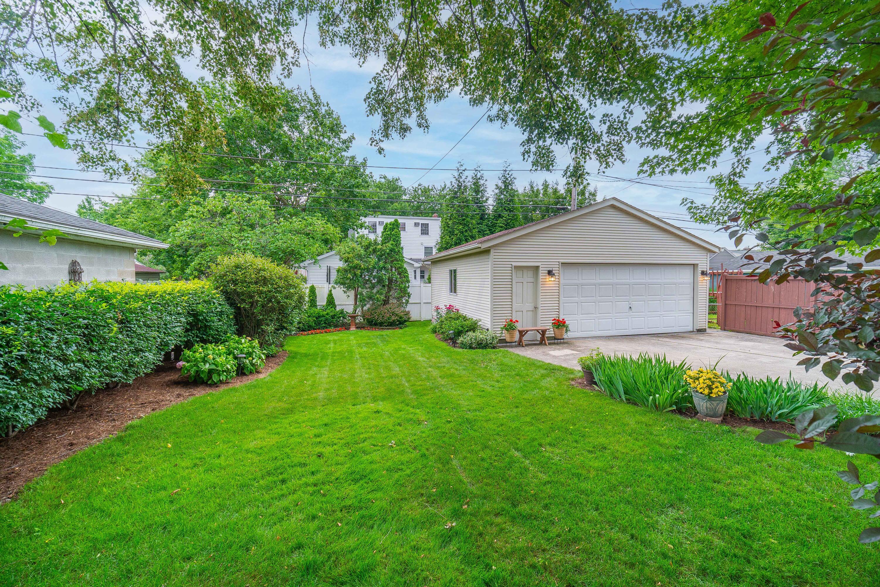 211 Fallis Road Columbus, OH 43214 - Photo 42 of 46 211 Fallis Rd-12
