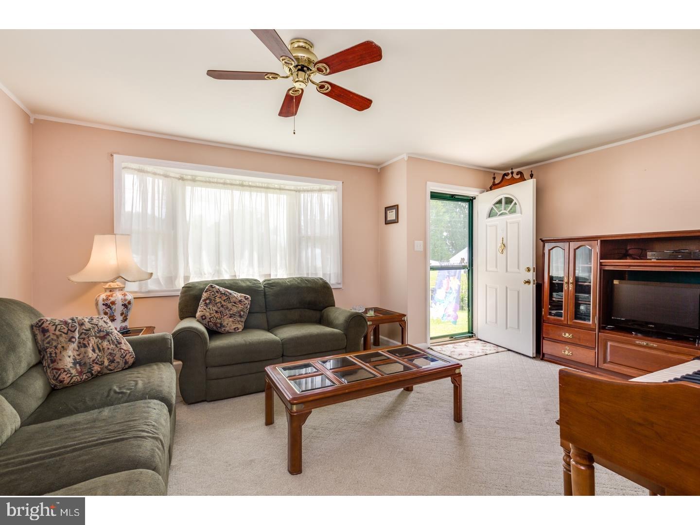 39 Paul Road Maple Shade, NJ 08052 - Photo 3 of 20