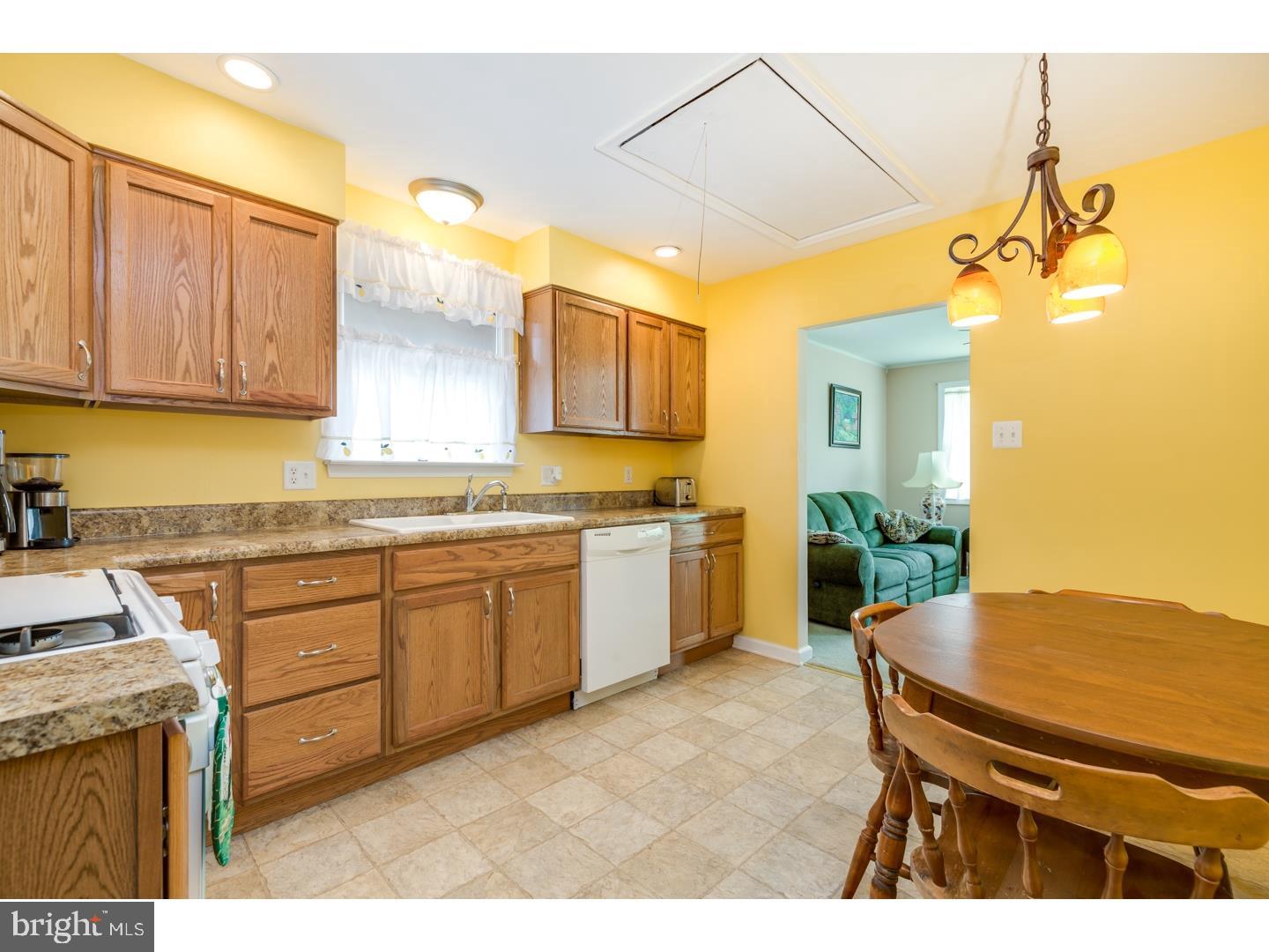 39 Paul Road Maple Shade, NJ 08052 - Photo 7 of 20