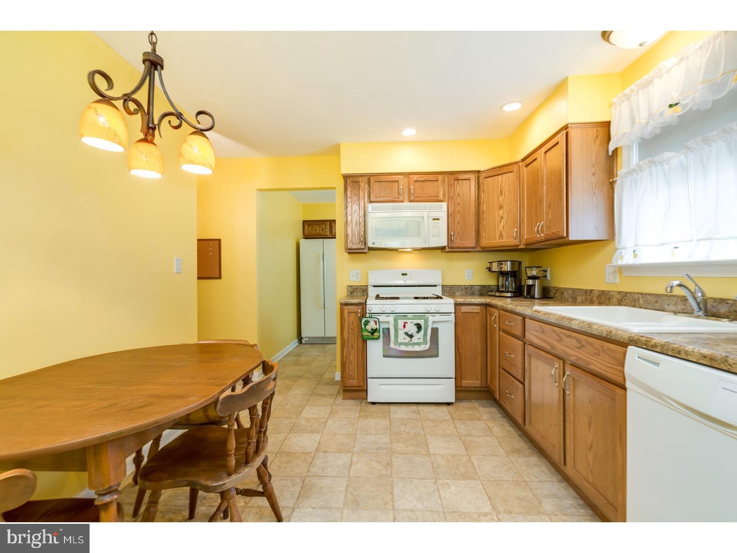 39 Paul Road Maple Shade, NJ 08052 - Photo 8 of 20