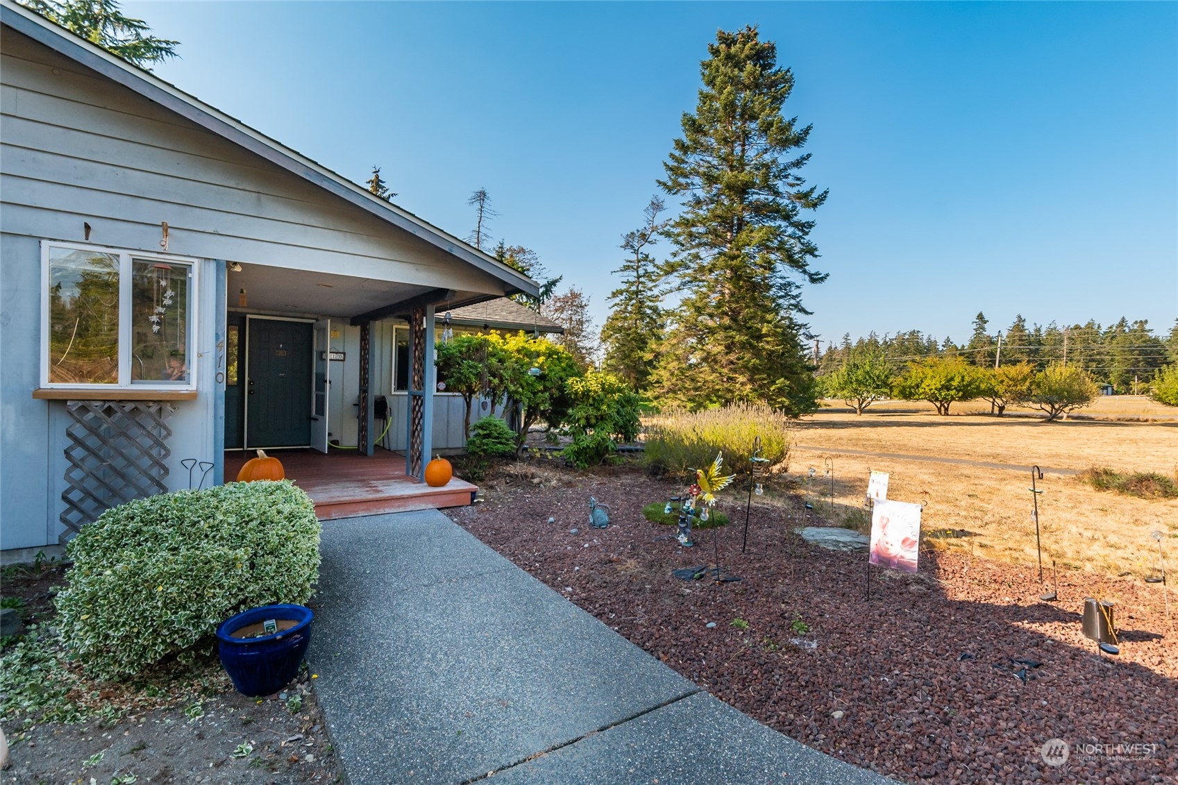 410 Silver Lake Road Oak Harbor, WA 98277 - Photo 4 of 35 Gallery Image 4