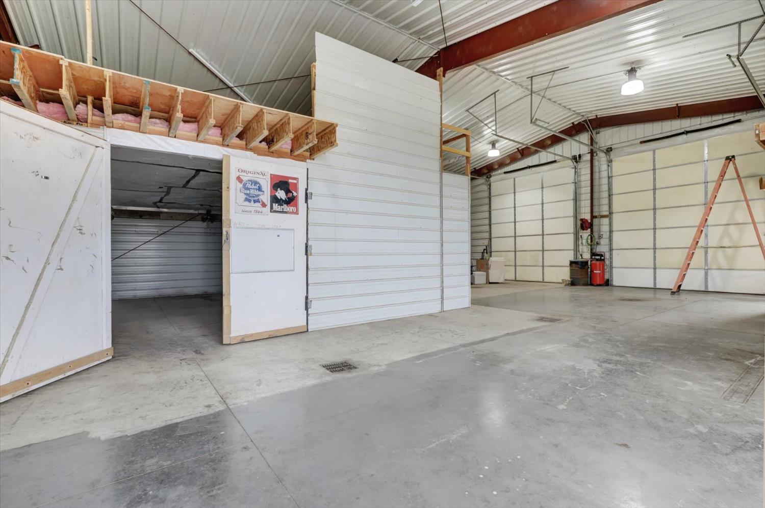 13886 Meadow Valley Road Dobbins, CA 95935 - Photo 31 of 99 a view of a garage