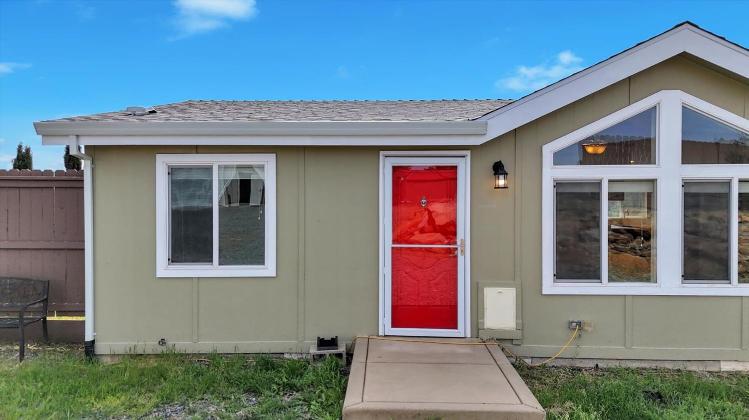 13886 Meadow Valley Road Dobbins, CA 95935 - Photo 45 of 99 a front view of a house with a yard