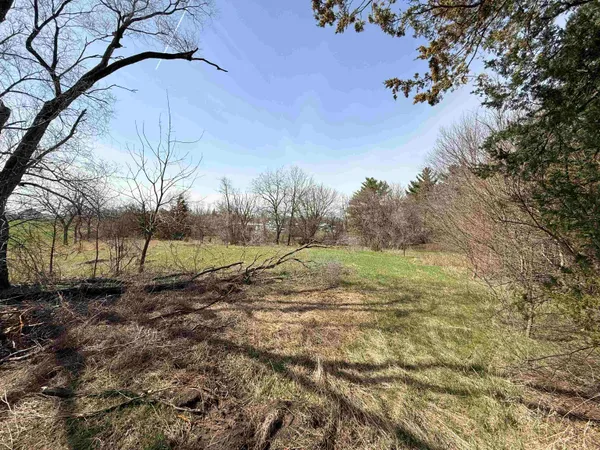 $165,000 | 3230 South Oakhill Avenue, Janesville, WI 53546