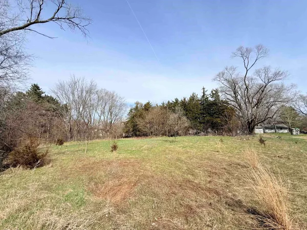 $165,000 | 3230 South Oakhill Avenue, Janesville, WI 53546