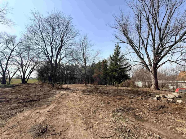 $165,000 | 3230 South Oakhill Avenue, Janesville, WI 53546