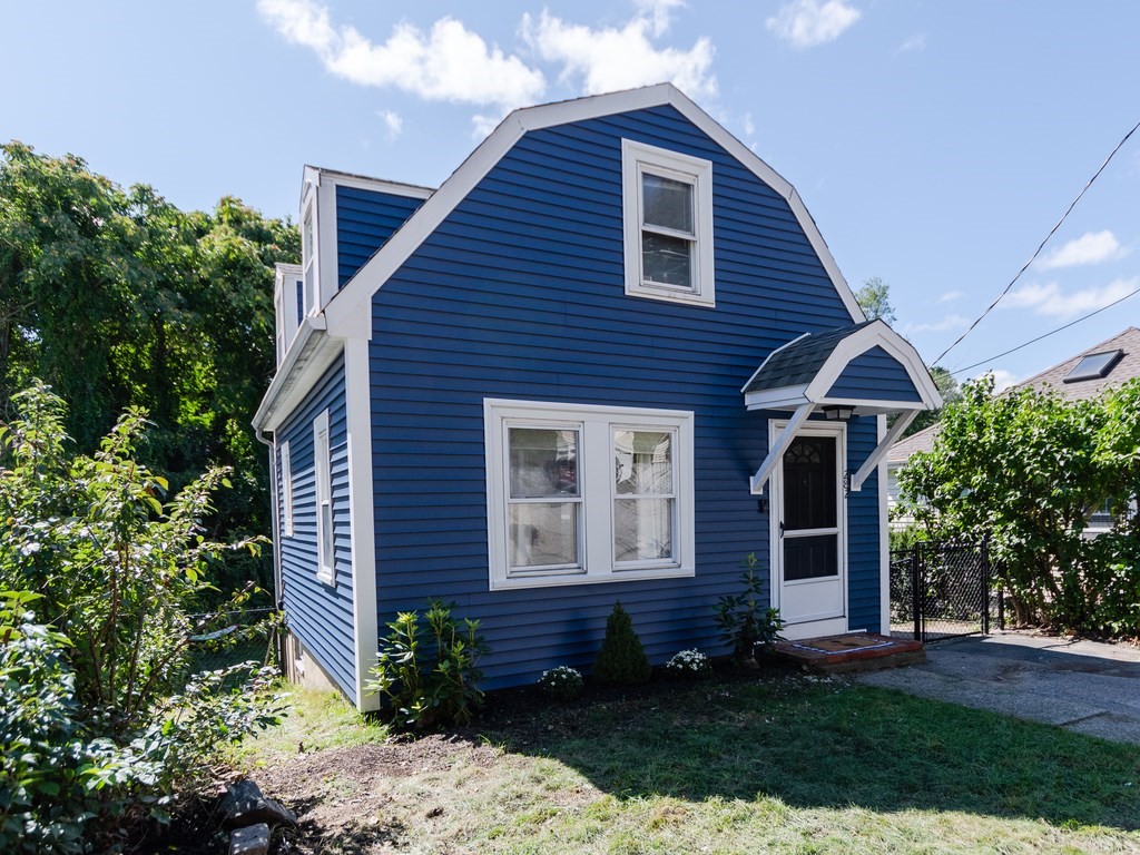 282 College Farm Road Waltham, MA 02451 - Photo 2 of 37 Gallery Image 2