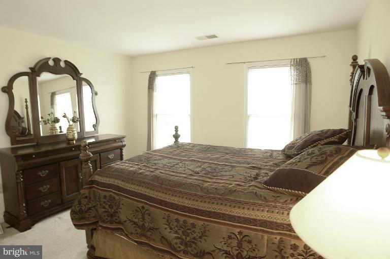 9212 Huntmaster Road Gaithersburg, MD 20882 - Photo 23 of 30 4th Bedroom has a private bath