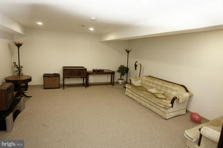 9212 Huntmaster Road Gaithersburg, MD 20882 - Photo 29 of 30 Potential Media Room