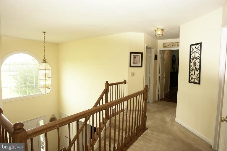 9212 Huntmaster Road Gaithersburg, MD 20882 - Photo 7 of 30 Upstairs Hallway